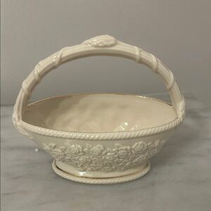 Elegant Cream Ceramic Basket